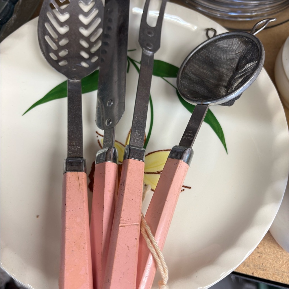 Pink Handled Kitchen Utensil Set